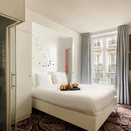 New Republique - Ex Albert's Hotel 4*