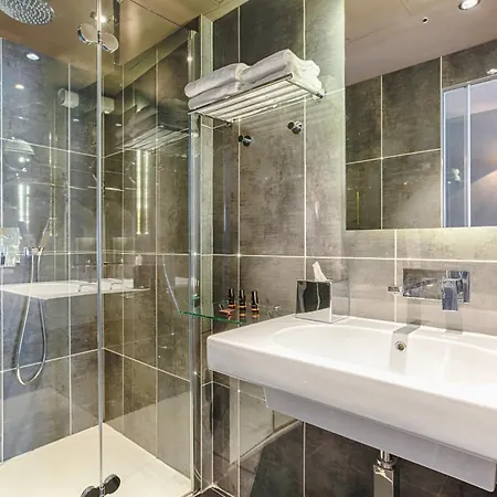 New Republique - Ex Albert's Hotell