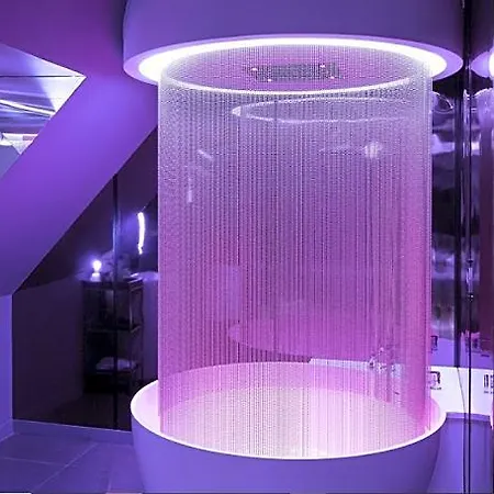 New Republique - Ex Albert's Hotel 4*