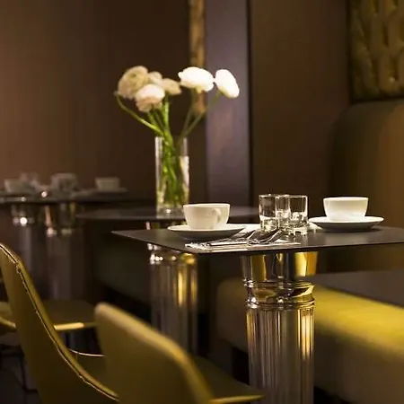 New Republique - Ex Albert's Hotel
