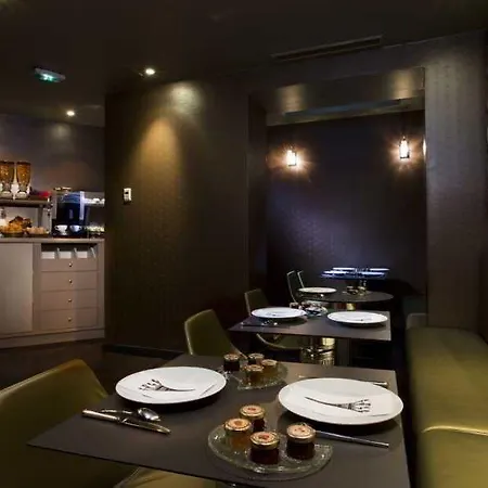 New Republique - Ex Albert's Hotel