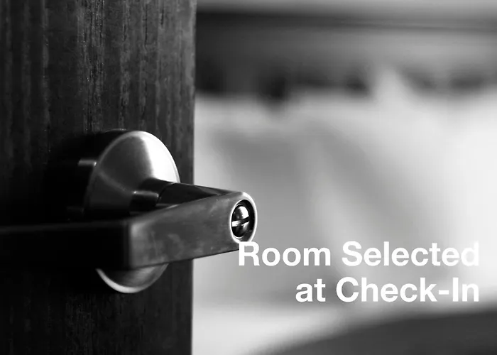 New Republique - Ex Albert's 4*