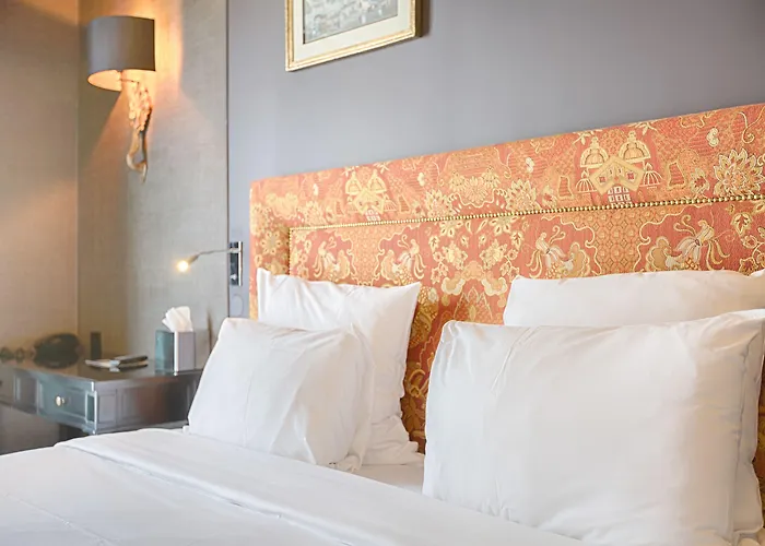 New Republique - Ex Albert's 4*