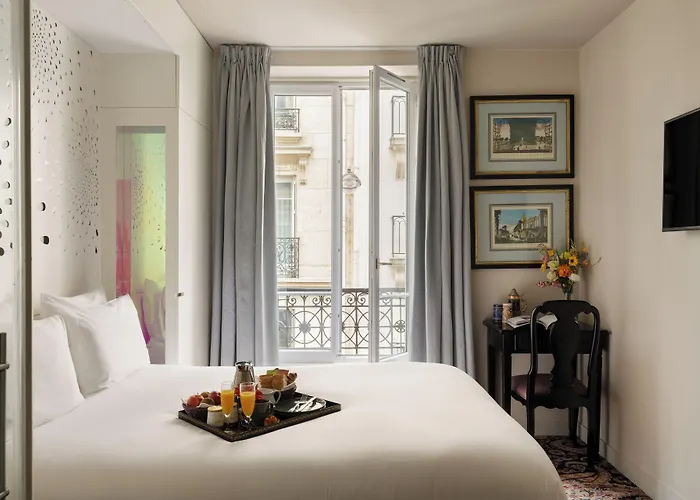 New Republique - Ex Albert's ホテル