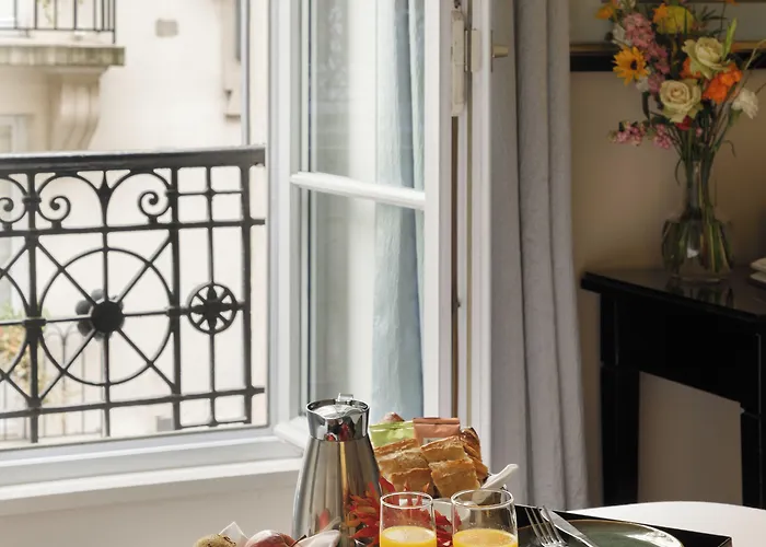 New Republique - Ex Albert's 4*