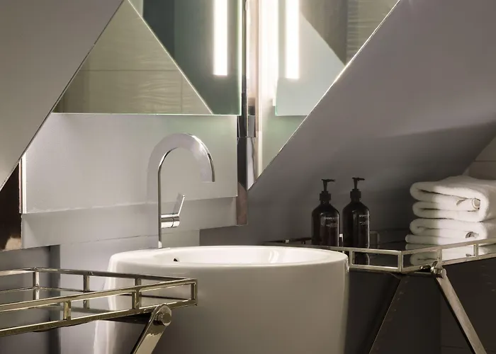 New Republique - Ex Albert's ホテル