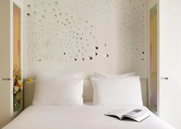 New Republique - Ex Albert's Otel