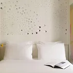 New Republique - Ex Albert's Hotel