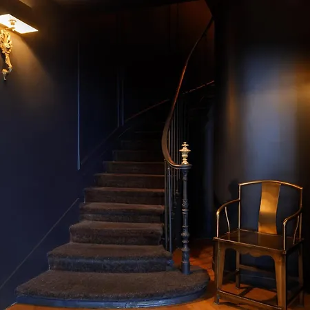 New Republique - Ex Albert's Hotel
