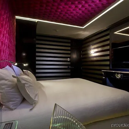 New Republique - Ex Albert's Hotel 4*